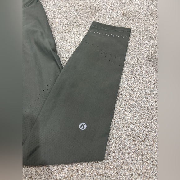 Lululemon Women’s In Focus Run Tight Sense Knit Army Green Size 8 - Picture 7 of 7